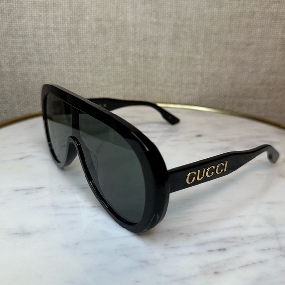 New! Authentic Gucci Shield Sunglasses - Picture 8 of 14